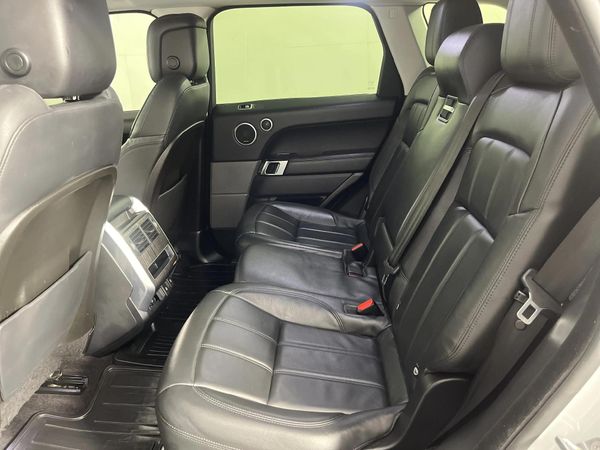 2019-Land-Rover-Range-Rover-Sport-30-SE-250kW image:3