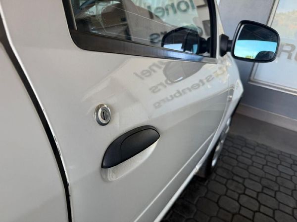 2022-Nissan-NP200-16-AC-Safety-Pack image:12