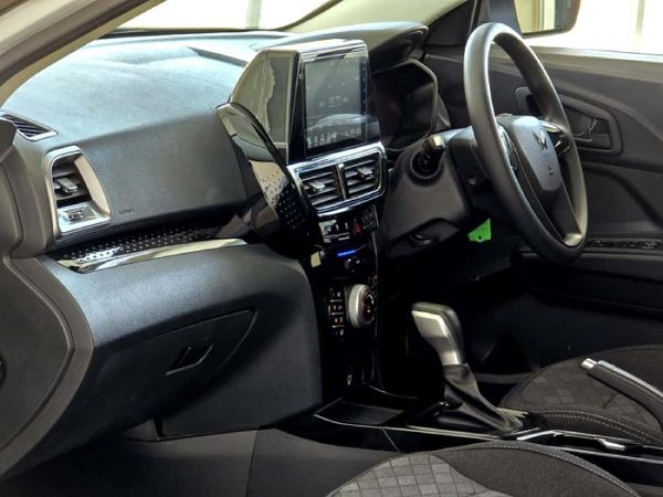 2026-Mahindra-XUV-3XO-12T-MX2-Auto image:18