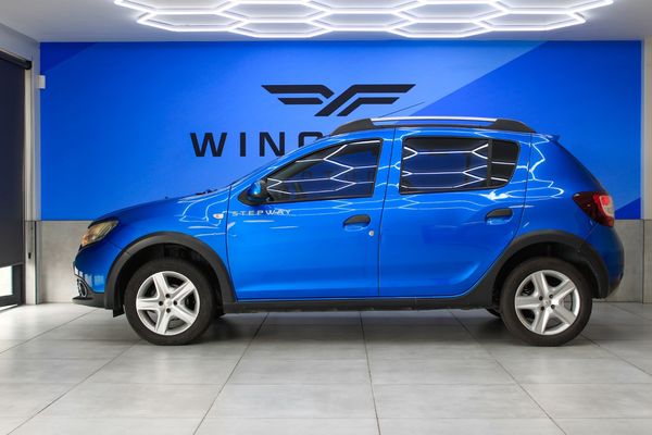 2015-Renault-Sandero-900T-Stepway image:3