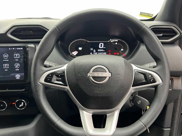 2025-Nissan-Magnite-10-Visia-AMT image:14