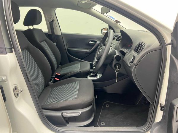 2023-Volkswagen-Polo-Vivo-16-Comfortline-Auto-5-dr image:11