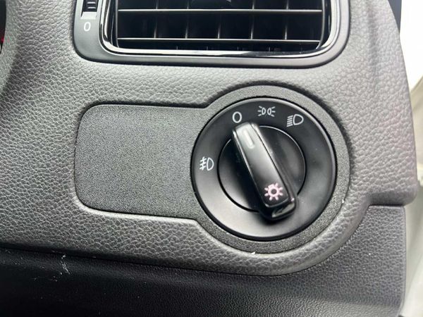 2023-Volkswagen-Polo-Vivo-16-Comfortline-Auto-5-dr image:19