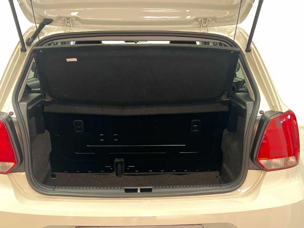 2023-Volkswagen-Polo-Vivo-16-Comfortline-Auto-5-dr image:7