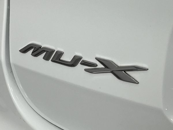 2025-Isuzu-Mu-x-30D-HR-LSE-Auto image:8