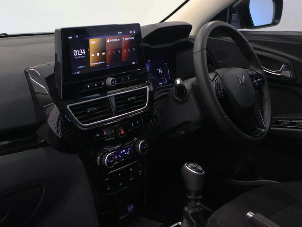 2024-Mahindra-XUV-3XO-12T-AX5 image:20