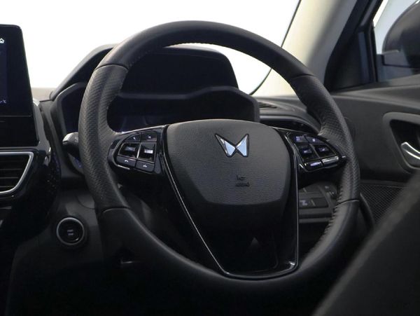 2024-Mahindra-XUV-3XO-12T-AX5 image:21