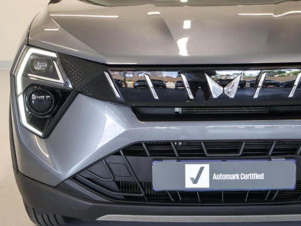 2024-Mahindra-XUV-3XO-12T-AX5 image:3