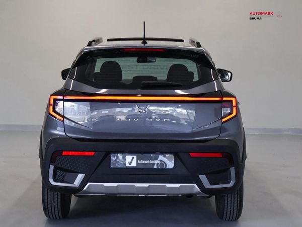2024-Mahindra-XUV-3XO-12T-AX5 image:5