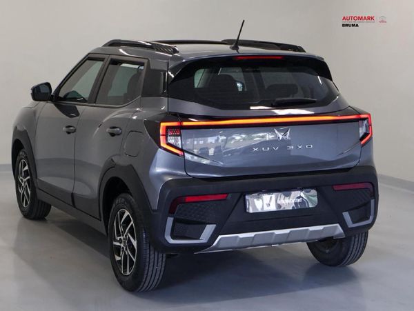 2024-Mahindra-XUV-3XO-12T-AX5 image:6