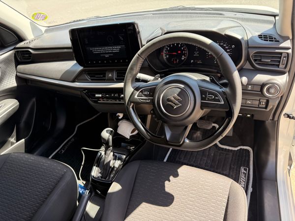 2025-Suzuki-Swift-12-GLX-Auto image:9