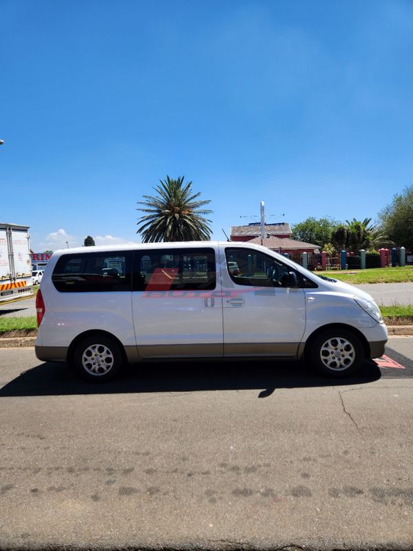 2012-Hyundai-H-1-25-CRDi-VGT-Wagon-Auto image:3
