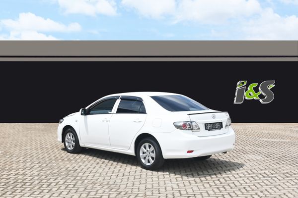 2019-Toyota-Corolla-Quest-16 image:1