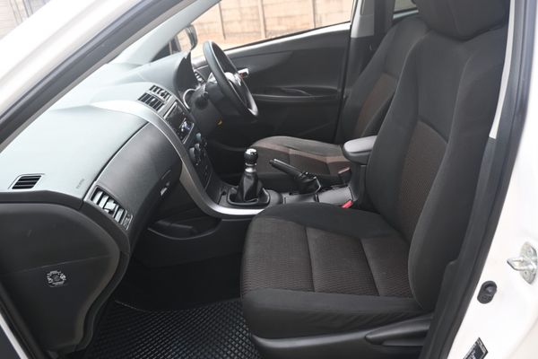 2019-Toyota-Corolla-Quest-16 image:6
