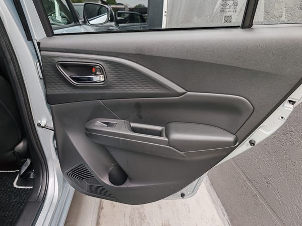 2026-Suzuki-Swift-12-GL image:12