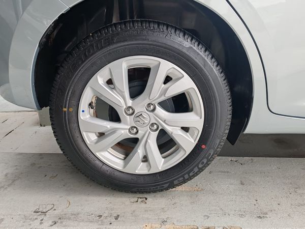 2026-Suzuki-Swift-12-GL image:5