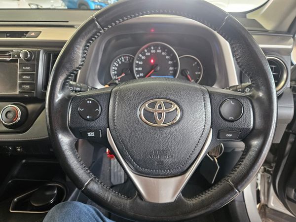 2018-Toyota-RAV4-RAV image:16