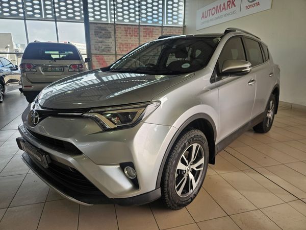 2018-Toyota-RAV4-RAV image:1
