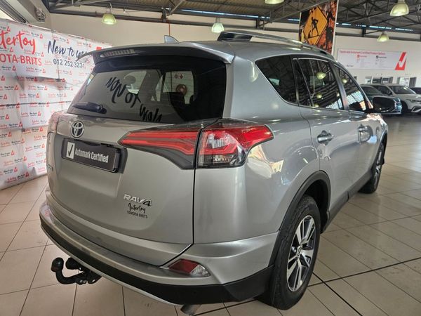 2018-Toyota-RAV4-RAV image:5
