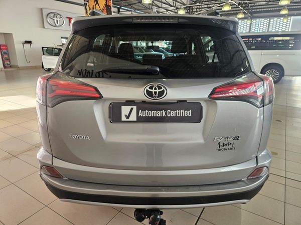 2018-Toyota-RAV4-RAV image:7