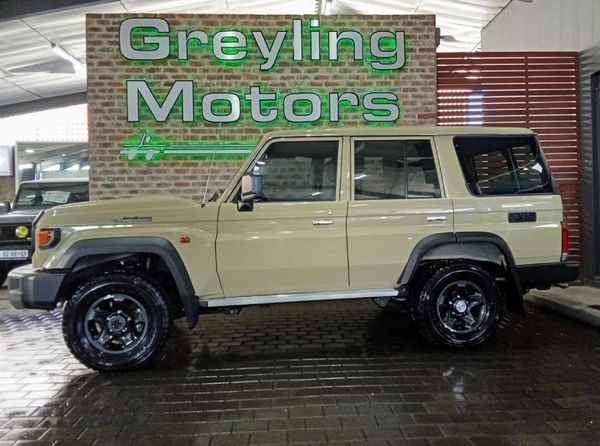 2025-Toyota-Land-Cruiser-76-28GD-6-Station-Wagon-LX image:2