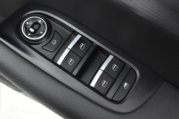 2025-Chery-Tiggo-8-Pro-16-TGDI-Executive image:20