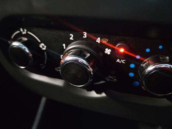 2021-Nissan-NP200-2021-Nissan-NP200-16-AC-Safety-Pack image:15