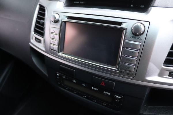 2015-Toyota-Hilux-30-D-4D-Legend-45-4x4-Auto-Double-Cab image:7