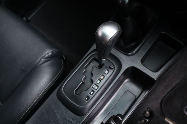 2015-Toyota-Hilux-30-D-4D-Legend-45-4x4-Auto-Double-Cab image:8