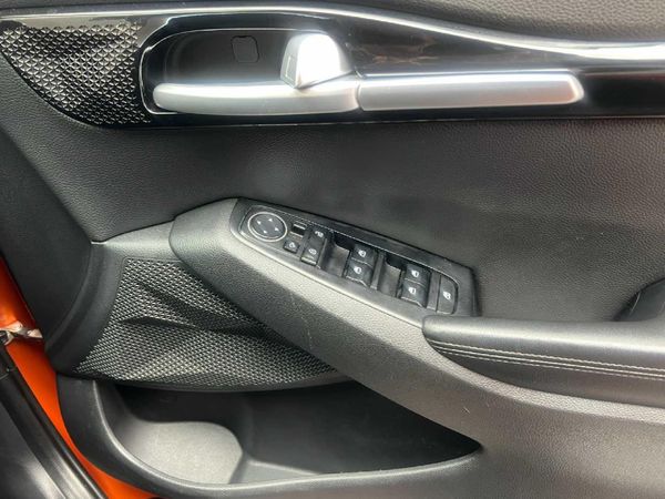 2021-Kia-Seltos-16-EX-Auto image:13