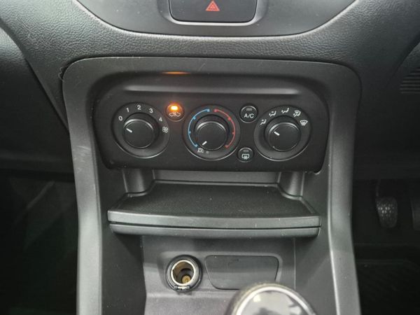 2018-Ford-Figo-15Ti-VCT-Ambiente-5-dr image:12