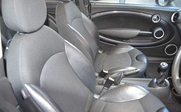 2014-MINI-Hatch-Cooper-S image:15