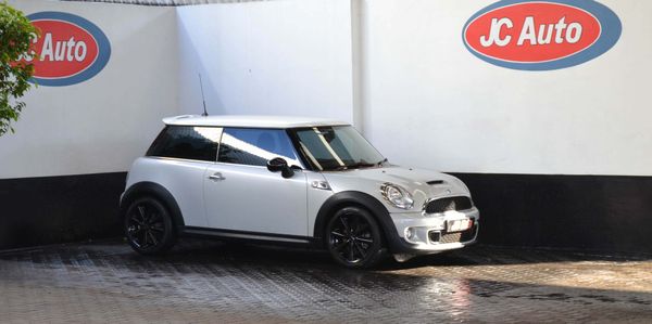 2014-MINI-Hatch-Cooper-S image:2
