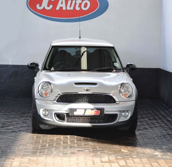 2014-MINI-Hatch-Cooper-S image:6