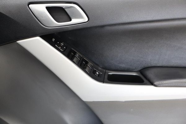 2015-Mazda-BT-50-32-TDi-SLE-Auto-Double-Cab image:21