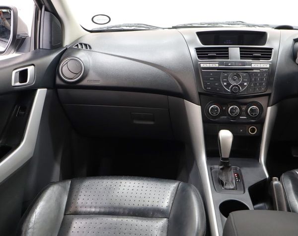2015-Mazda-BT-50-32-TDi-SLE-Auto-Double-Cab image:6