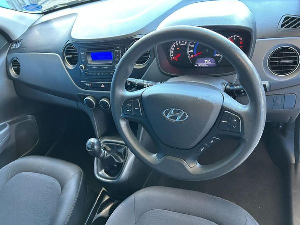 2016-Hyundai-Grand-i10-125-Fluid image:11