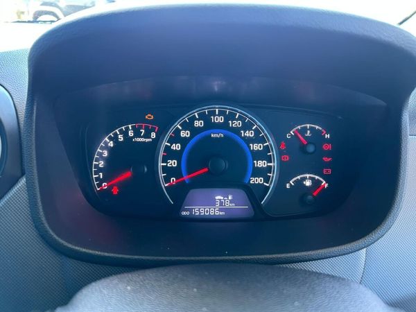 2016-Hyundai-Grand-i10-125-Fluid image:12