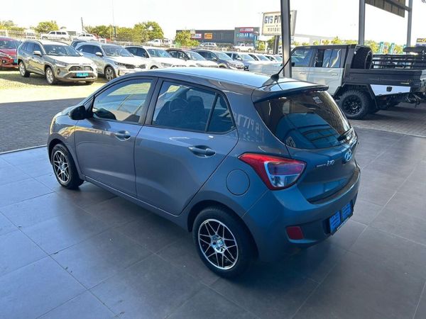 2016-Hyundai-Grand-i10-125-Fluid image:3