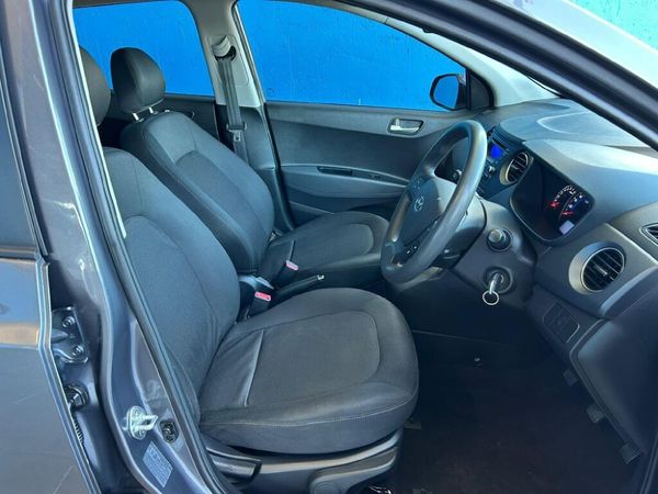 2016-Hyundai-Grand-i10-125-Fluid image:6