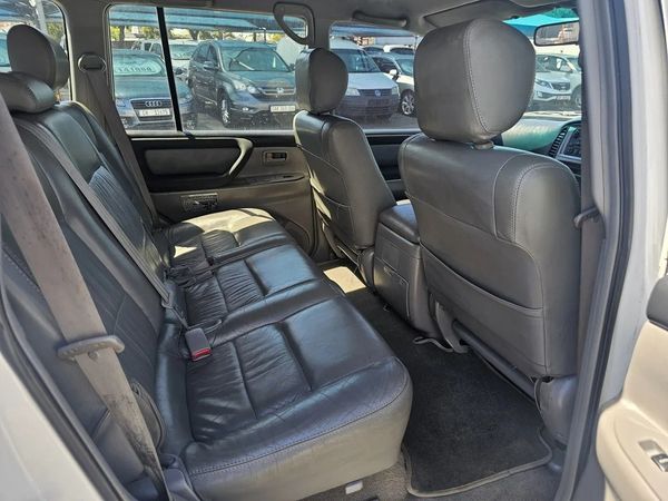 2006-Toyota-Land-Cruiser-100-GX-45 image:8