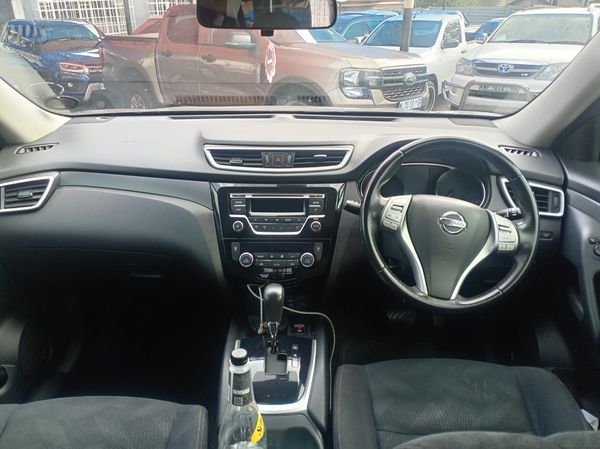 2015-Nissan-X-Trail-25-SE-4x4-Auto image:5