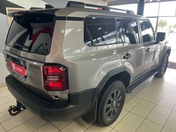 2025-Toyota-Land-Cruiser-Prado-VX-R-28GD-Auto image:3