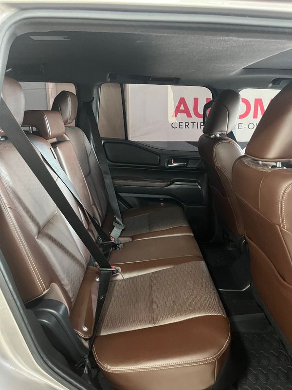 2025-Toyota-Land-Cruiser-Prado-VX-R-28GD-Auto image:4