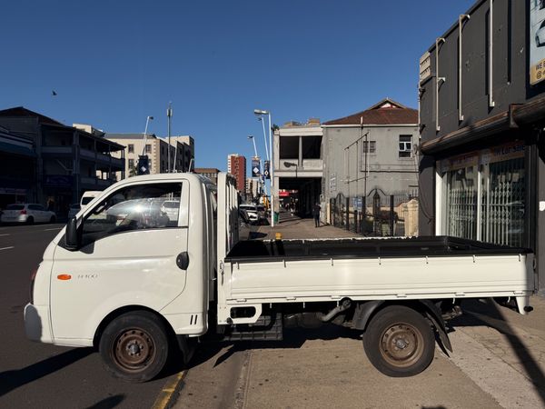 2015-Hyundai-H100-Bakkie-26D-Dropside image:4