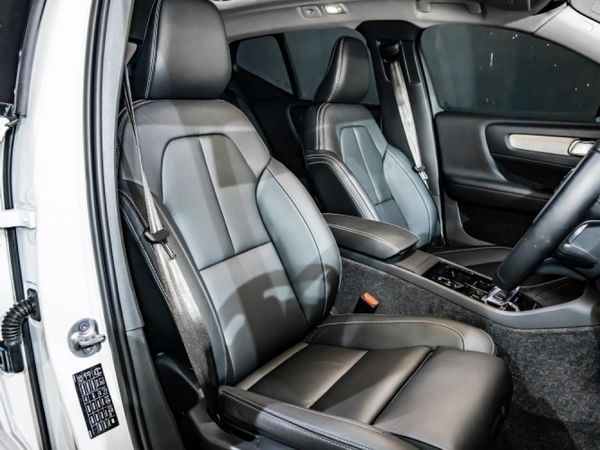 2026-Volvo-XC40-B4-Plus-Dark-Geartronic-Mild-Hybrid image:13