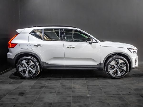 2026-Volvo-XC40-B4-Plus-Dark-Geartronic-Mild-Hybrid image:17