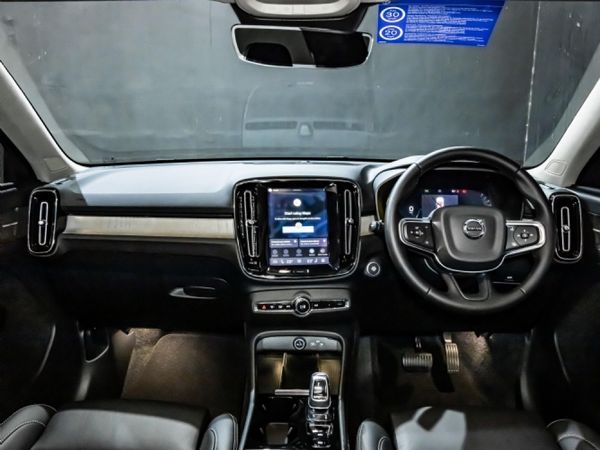 2026-Volvo-XC40-B4-Plus-Dark-Geartronic-Mild-Hybrid image:4