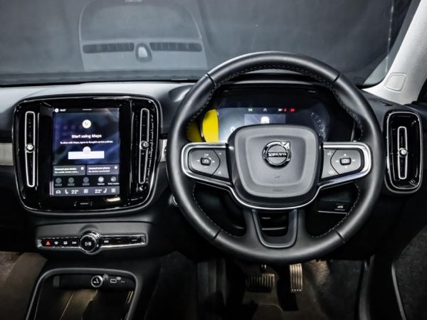2026-Volvo-XC40-B4-Plus-Dark-Geartronic-Mild-Hybrid image:5