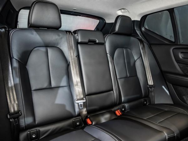 2026-Volvo-XC40-B4-Plus-Dark-Geartronic-Mild-Hybrid image:6